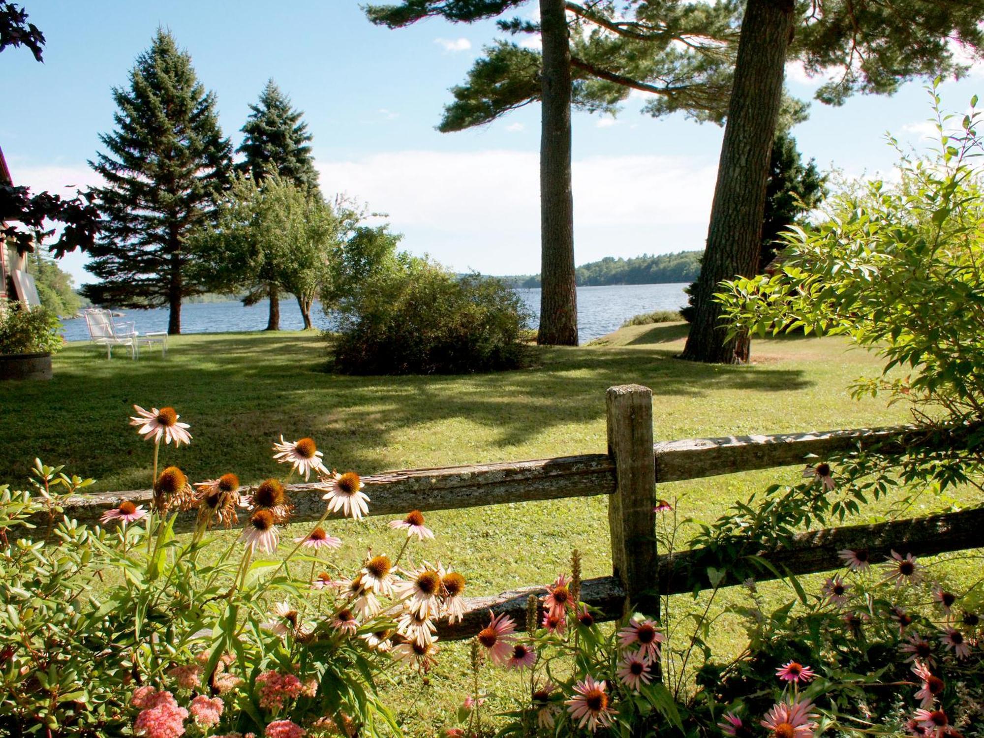 Alamoosook Lakeside Inn Orland Dış mekan fotoğraf